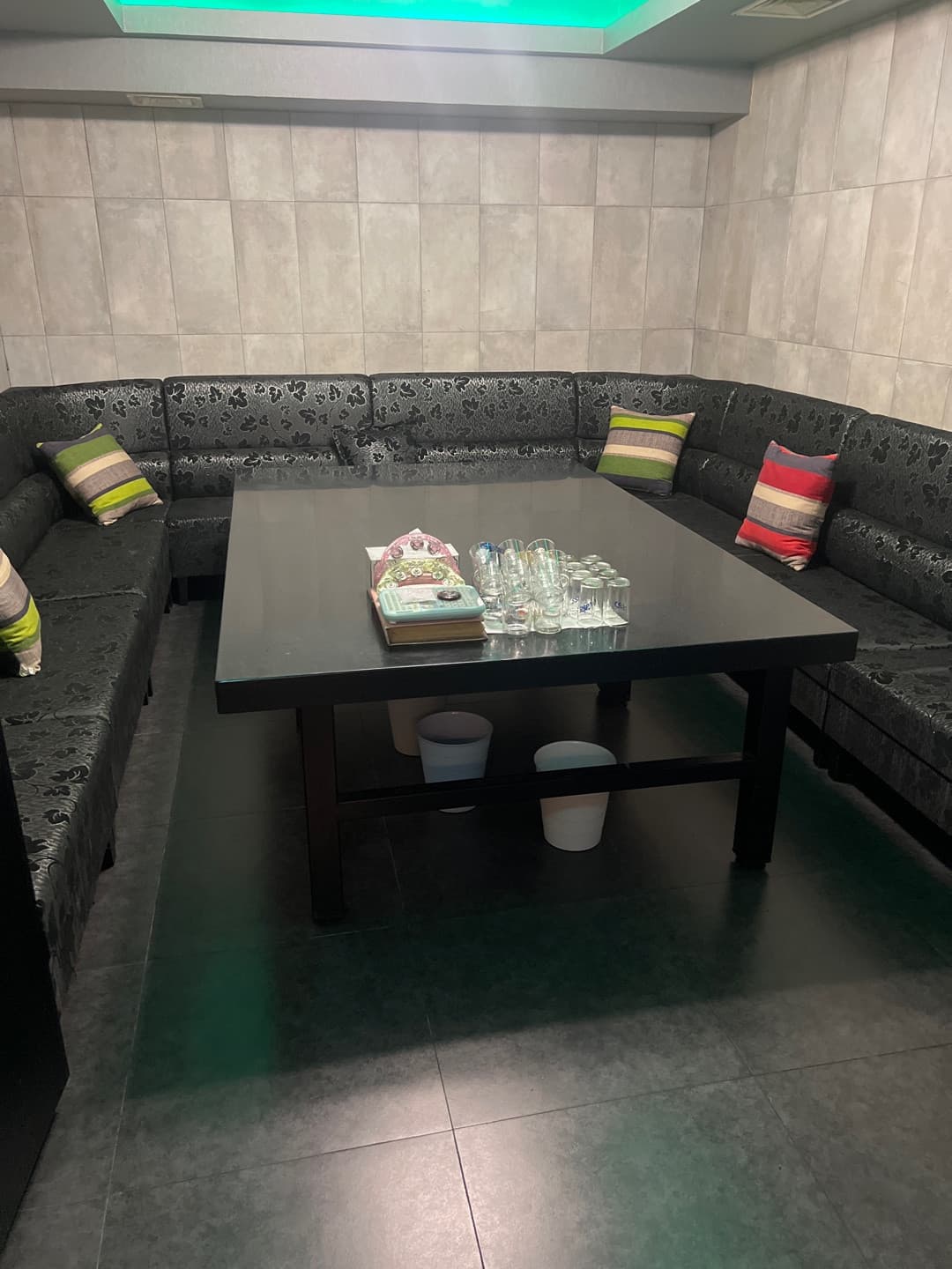 광주 북구 유동 백야노래홀 깨끗한 내부 및 시설 전경 (2)