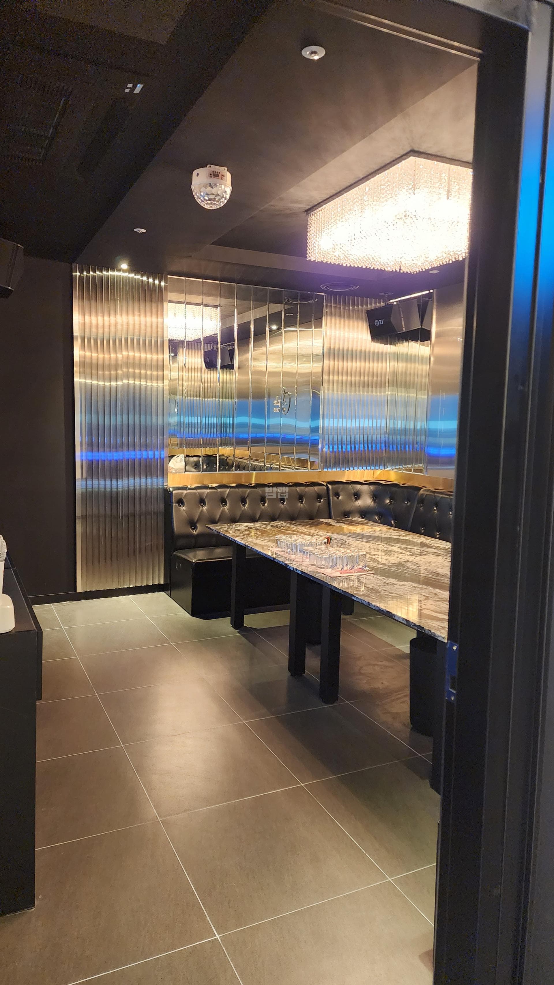 인천 서구 원당동 애플 노래클럽 깨끗한 내부 및 시설 전경 (2)