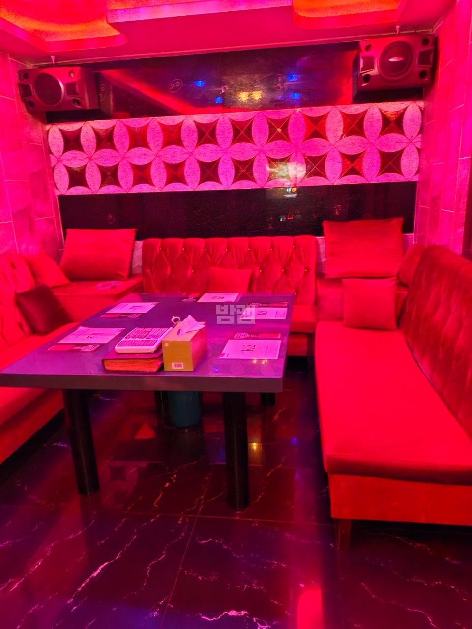 경기 부천 상동 케이투(K2)노래바 깨끗한 내부 및 시설 전경 (2)