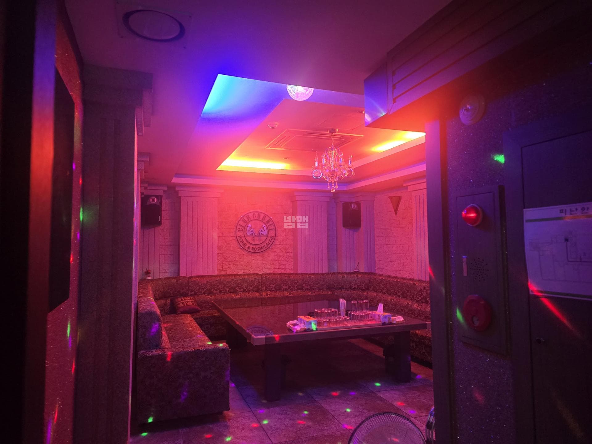 충남 당진 읍내동 G 노래클럽 깨끗한 내부 및 시설 전경 (2)