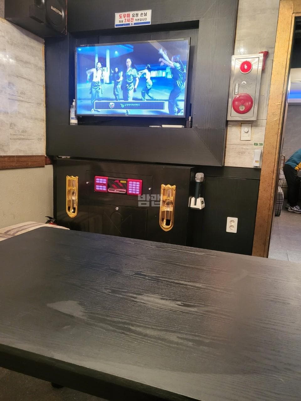서울 중구 충무로4가 팡팡노래짱 깨끗한 내부 및 시설 전경 (3)