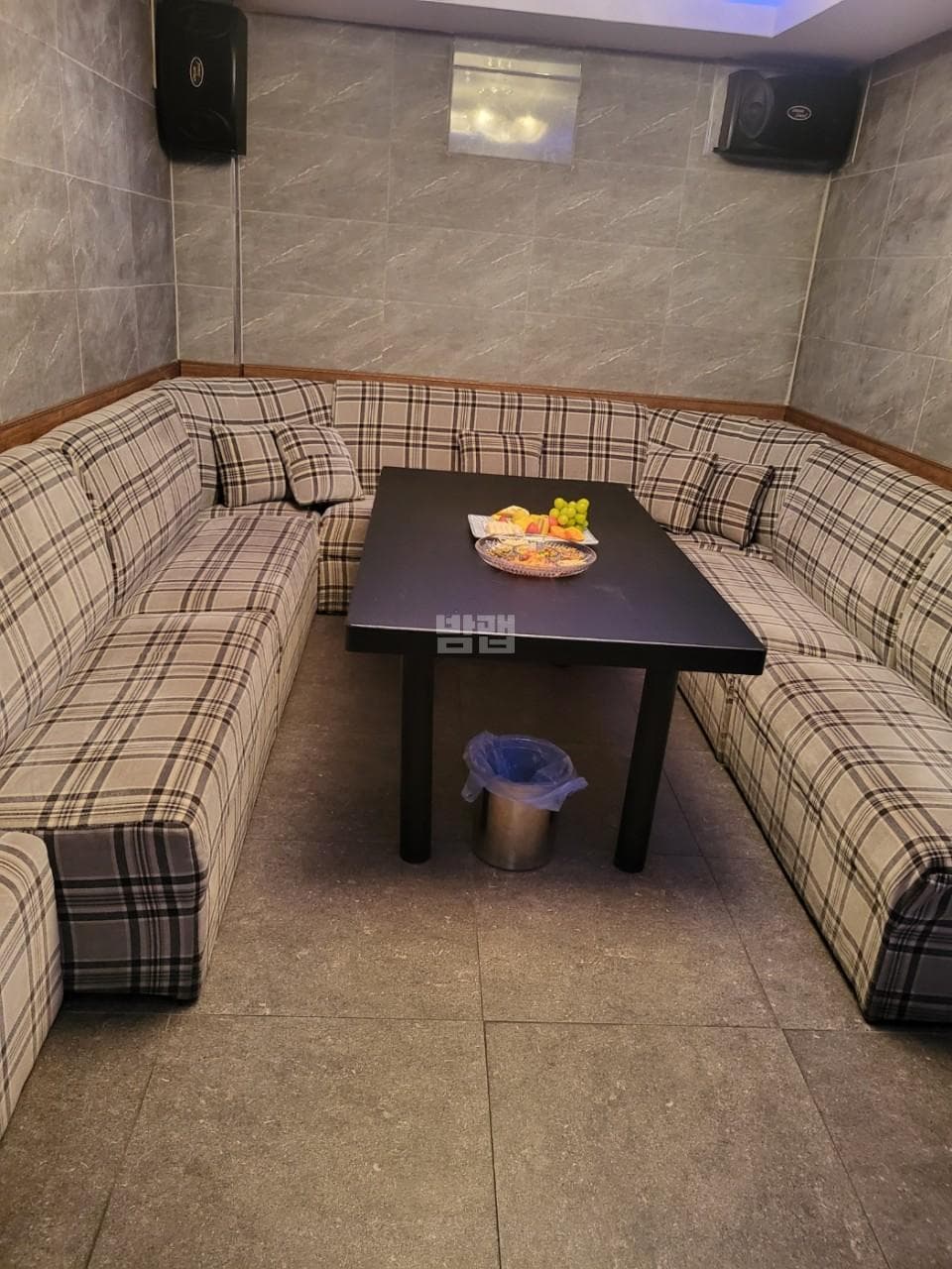 서울 중구 충무로4가 팡팡노래짱 깨끗한 내부 및 시설 전경 (2)