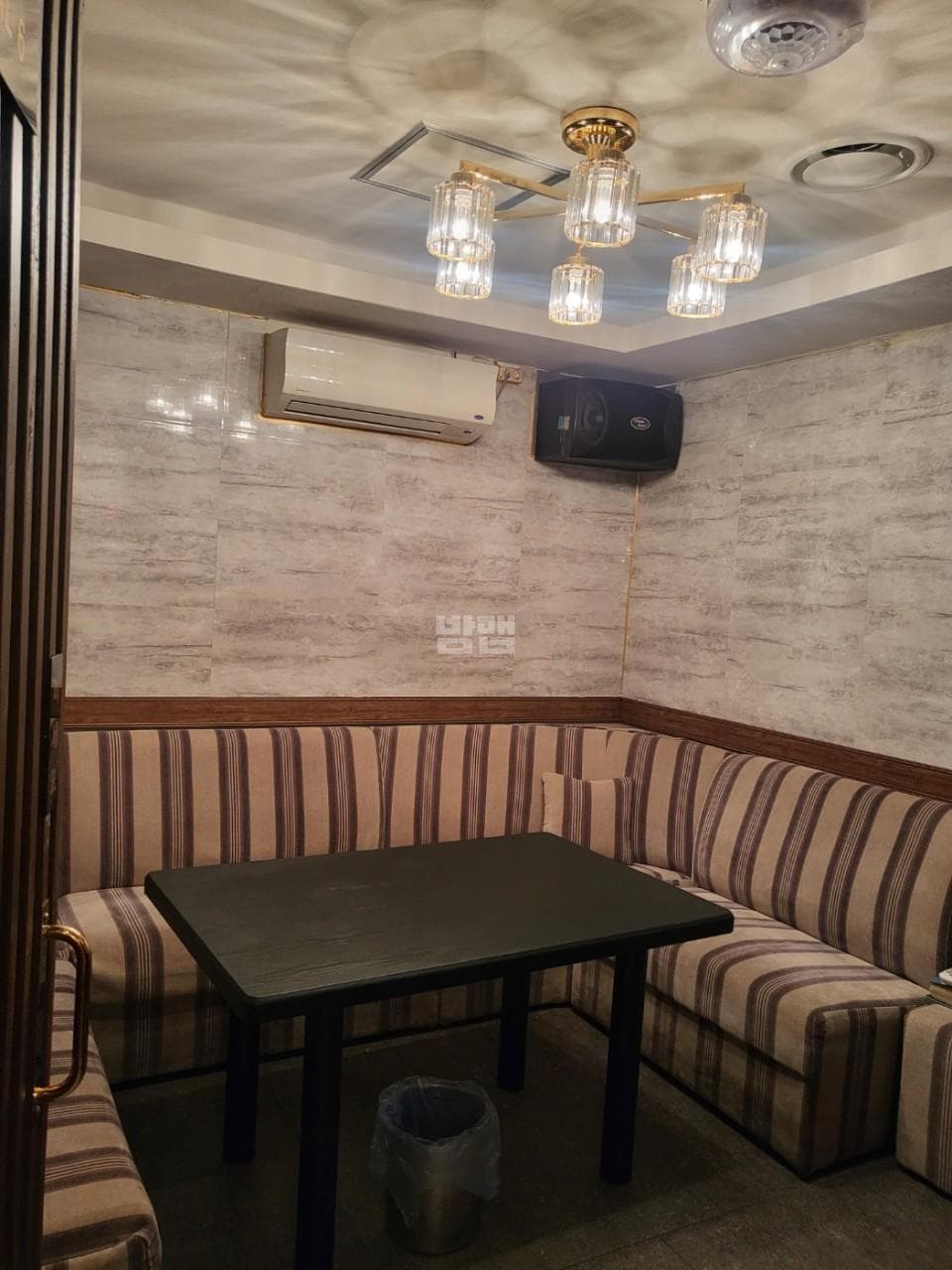 서울 중구 충무로4가 팡팡노래짱 깨끗한 내부 및 시설 전경 (1)