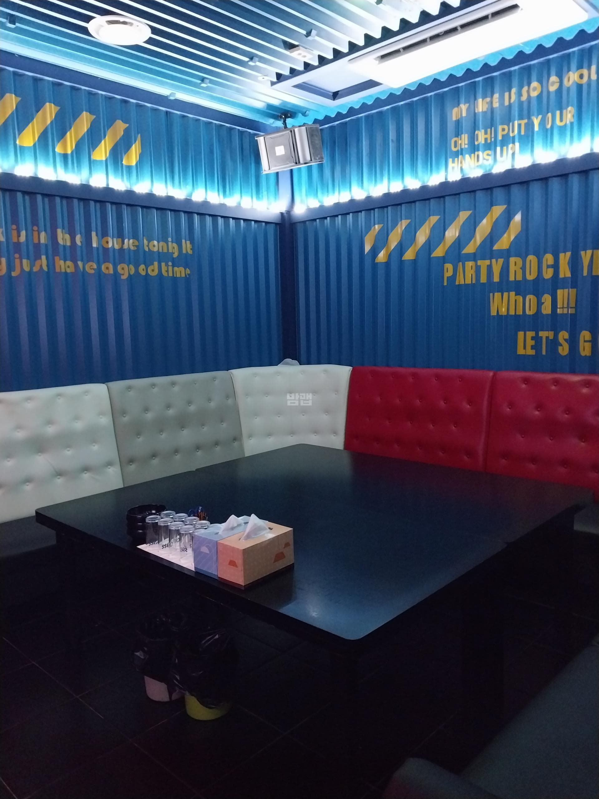 충남 홍성  걸노래클럽 깨끗한 내부 및 시설 전경 (5)