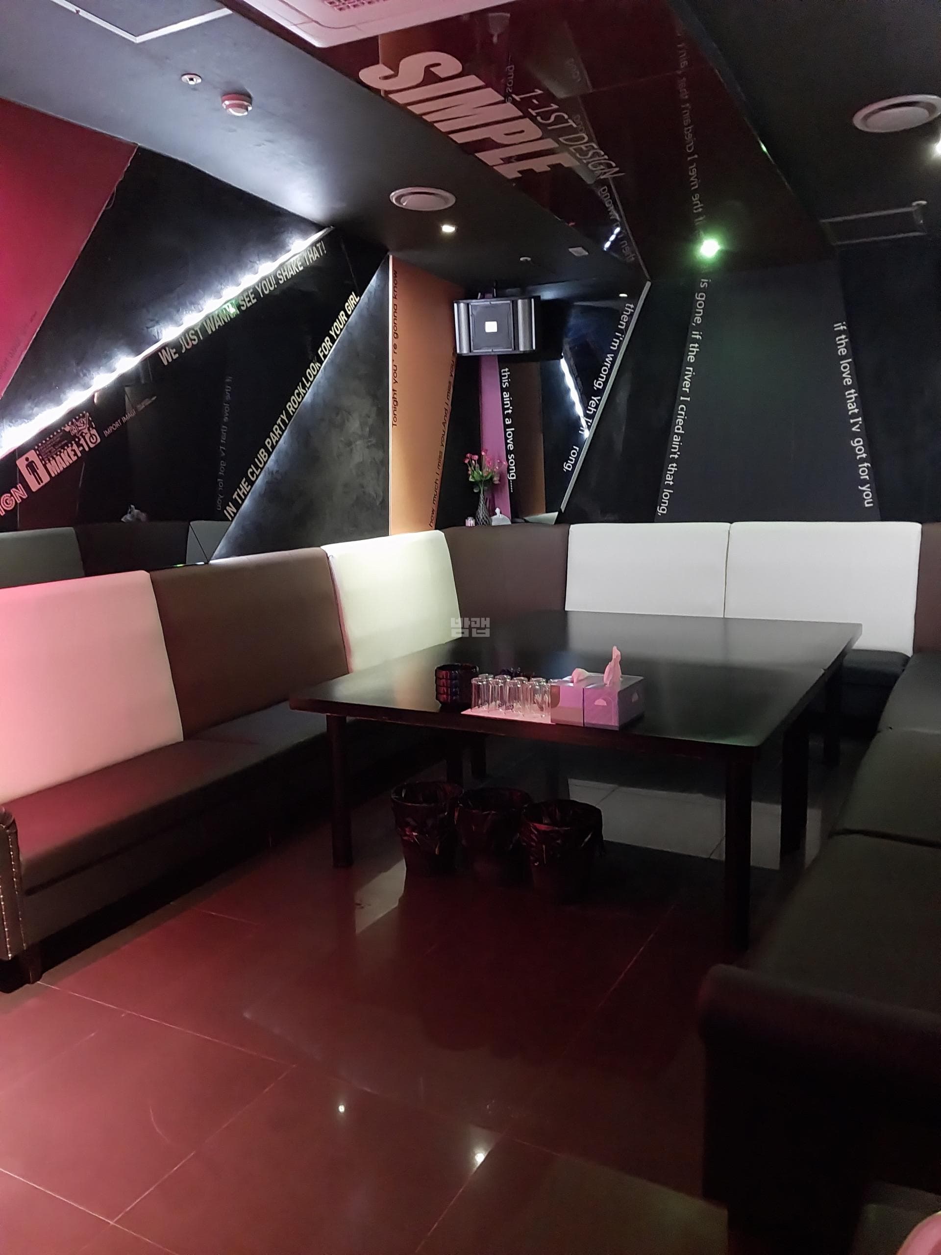 충남 홍성  걸노래클럽 깨끗한 내부 및 시설 전경 (7)