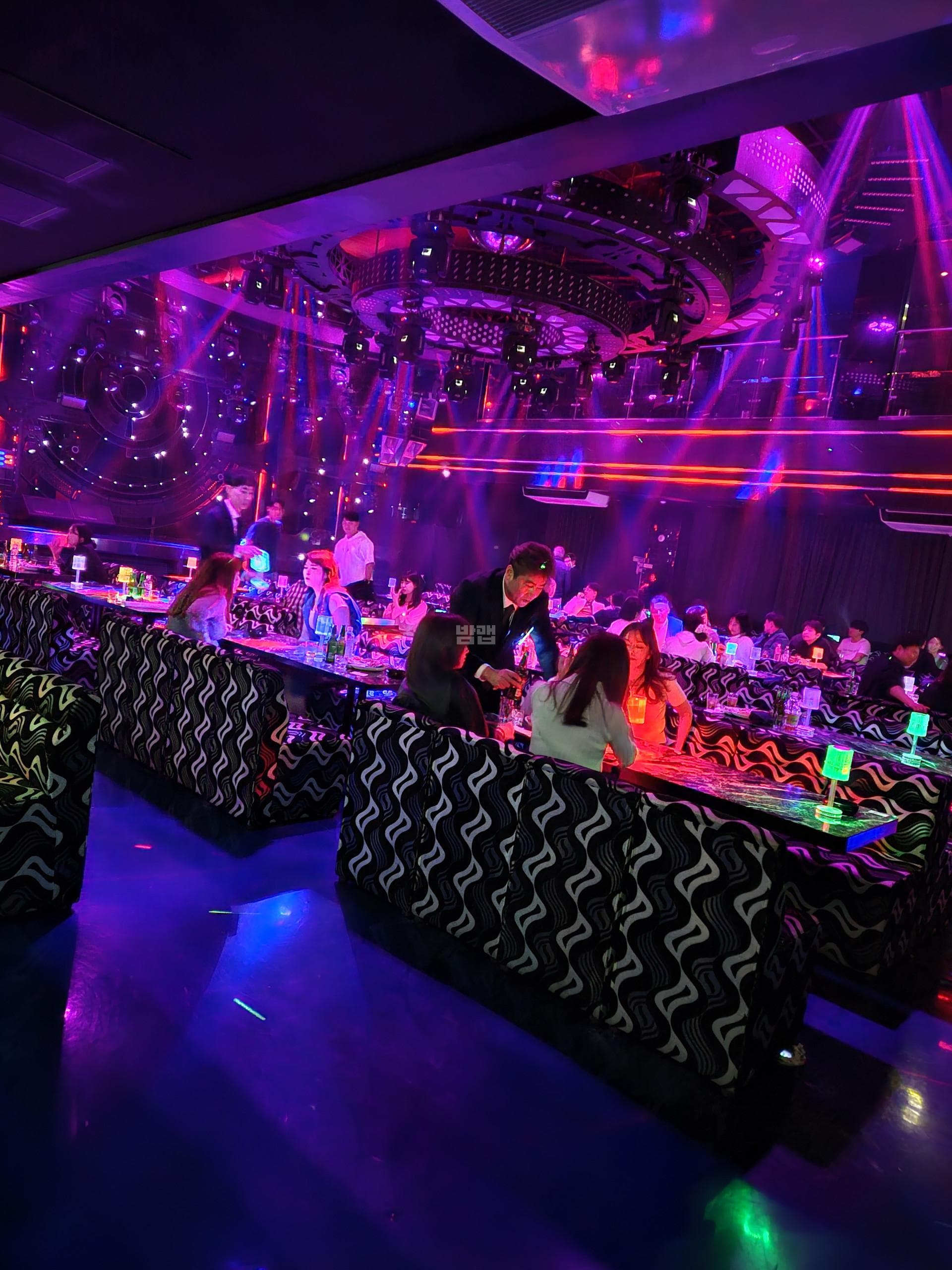 제주 제주 연동 엠파이어나이트 깨끗한 내부 및 시설 전경 (5)