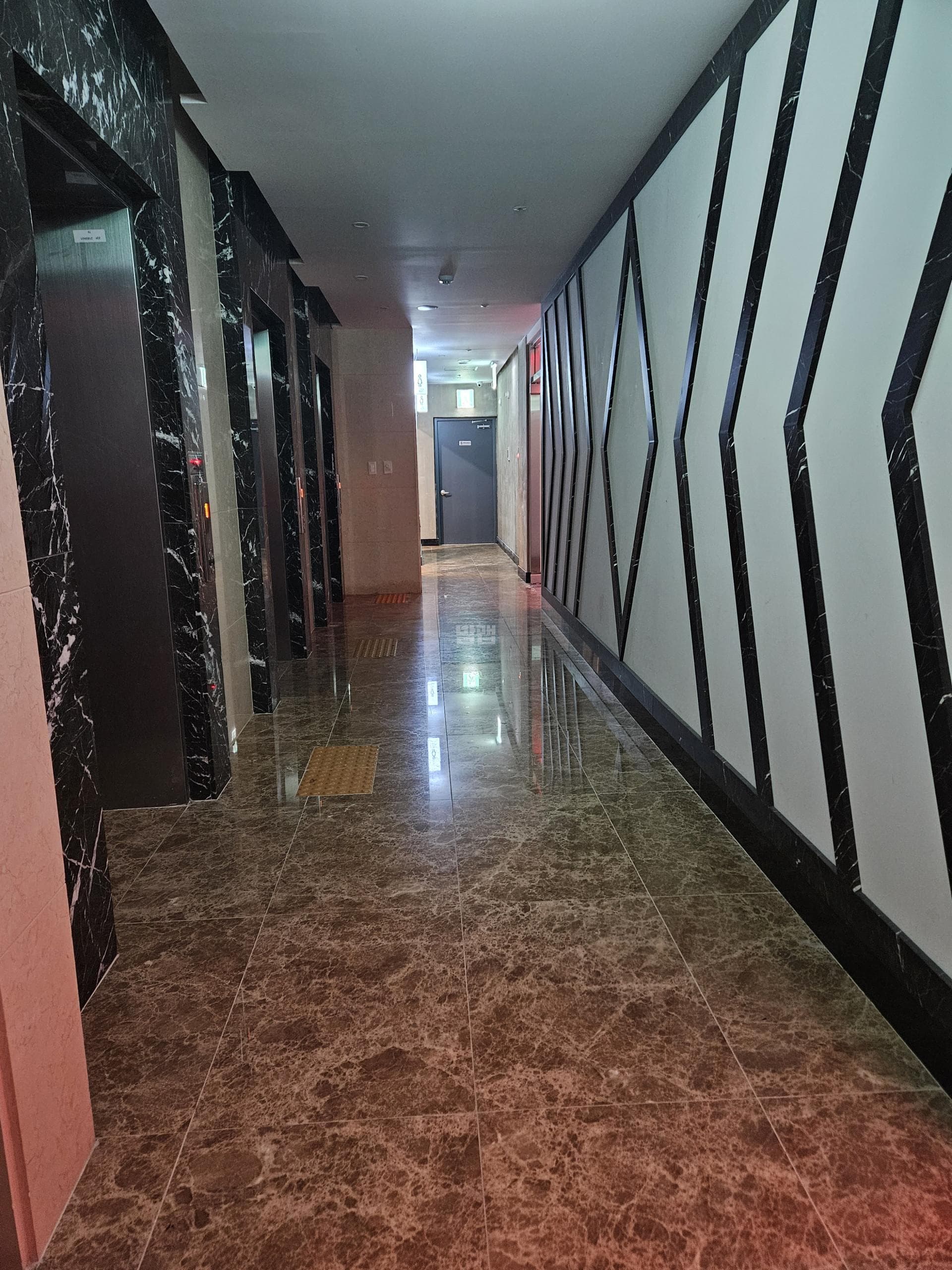 제주 제주 연동 엠파이어나이트 깨끗한 내부 및 시설 전경 (12)