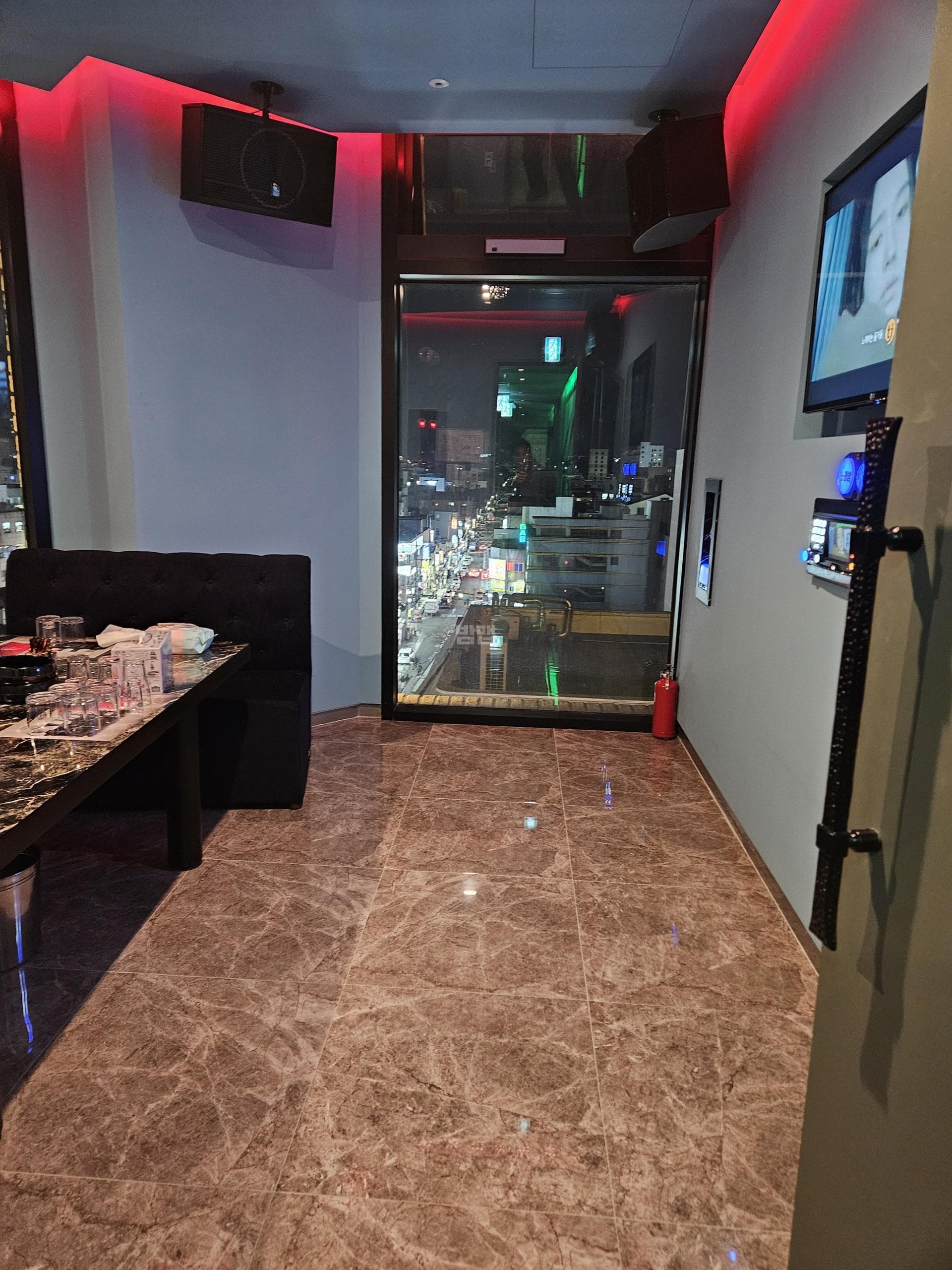 제주 제주 연동 엠파이어나이트 깨끗한 내부 및 시설 전경 (15)