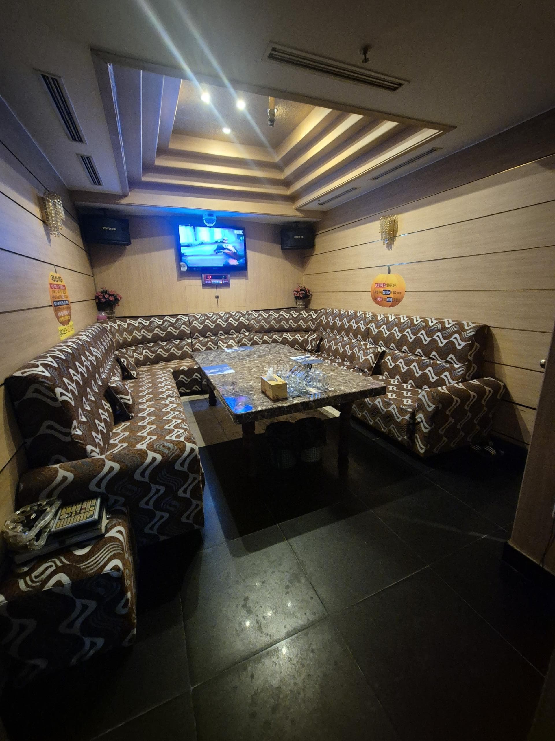 경기 안양 관양동 호박 깨끗한 내부 및 시설 전경 (1)