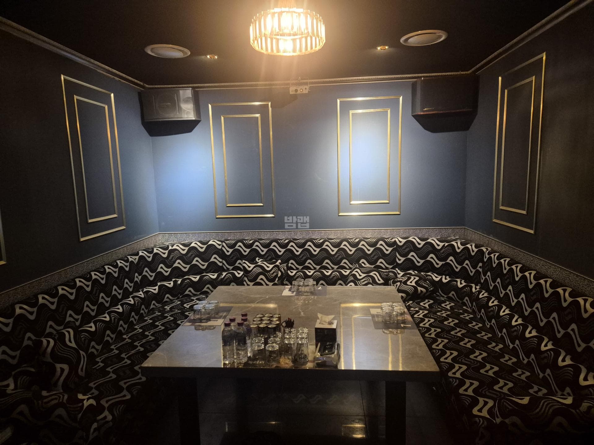 경기 부천 중동 7노래클럽 깨끗한 내부 및 시설 전경 (1)