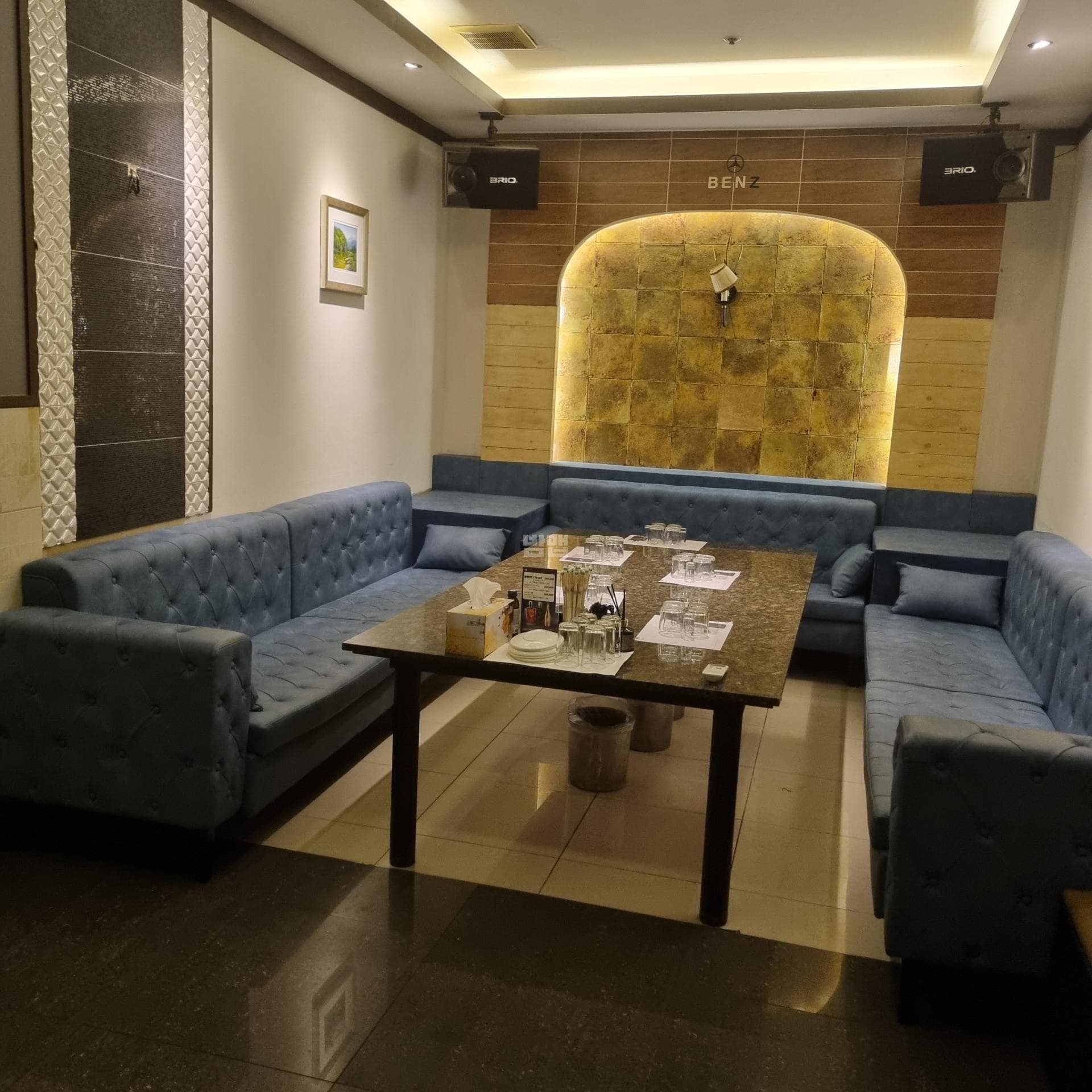 광주 서구 치평동 술마시는 벤츠 노래홀 홍해섭 실장 대표 이미지