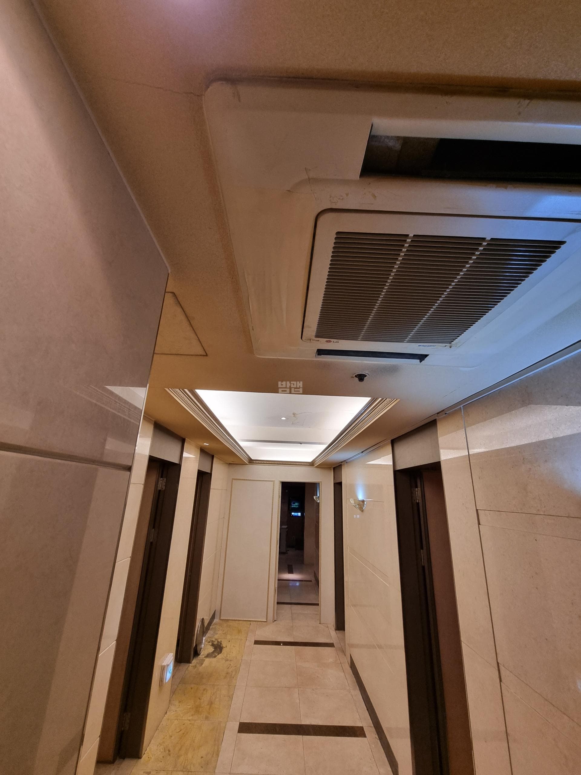 경기 성남 구미동 화이트 깨끗한 내부 및 시설 전경 (1)