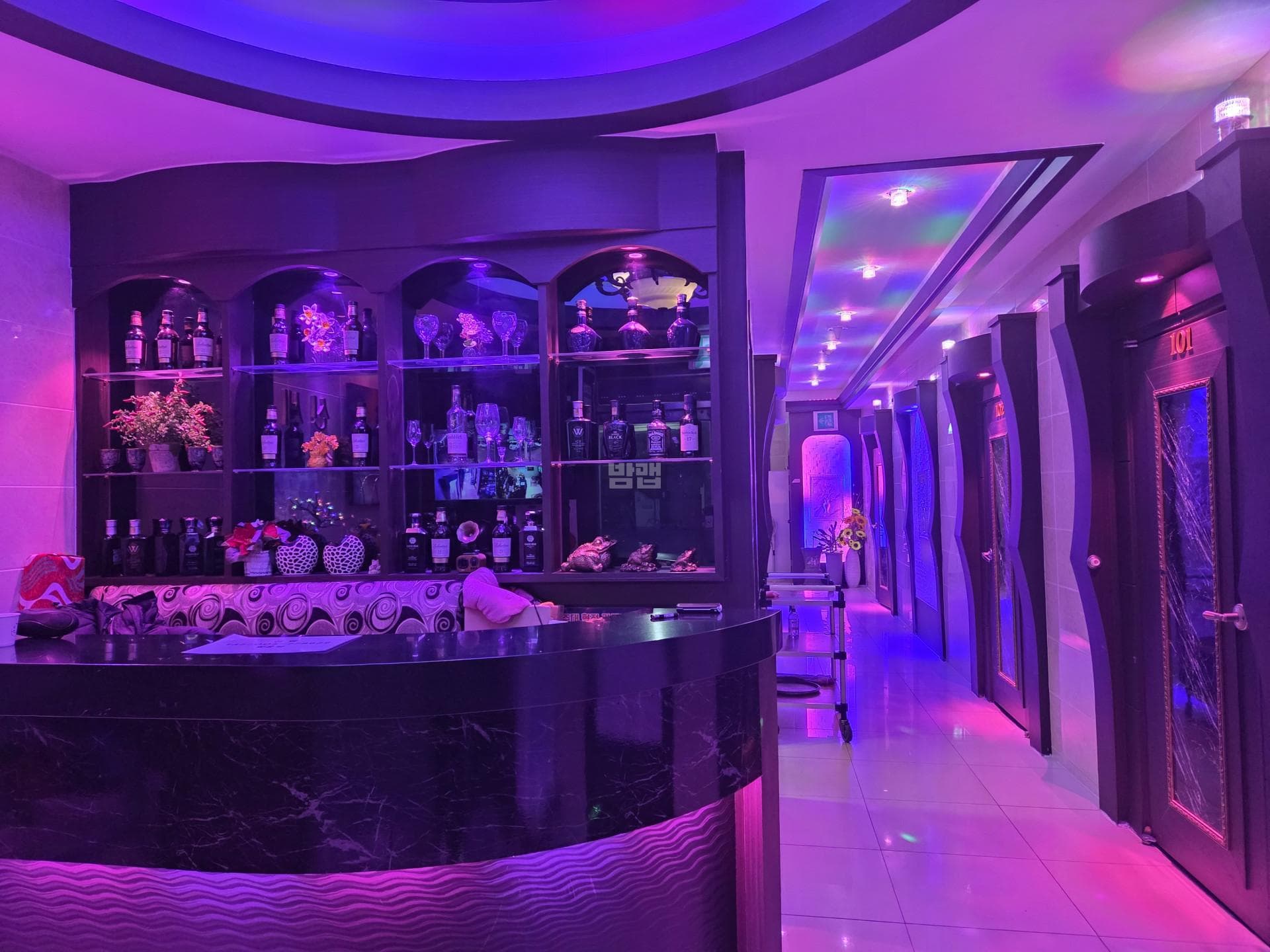 경기 평택  신세계노래광장 깨끗한 내부 및 시설 전경 (1)