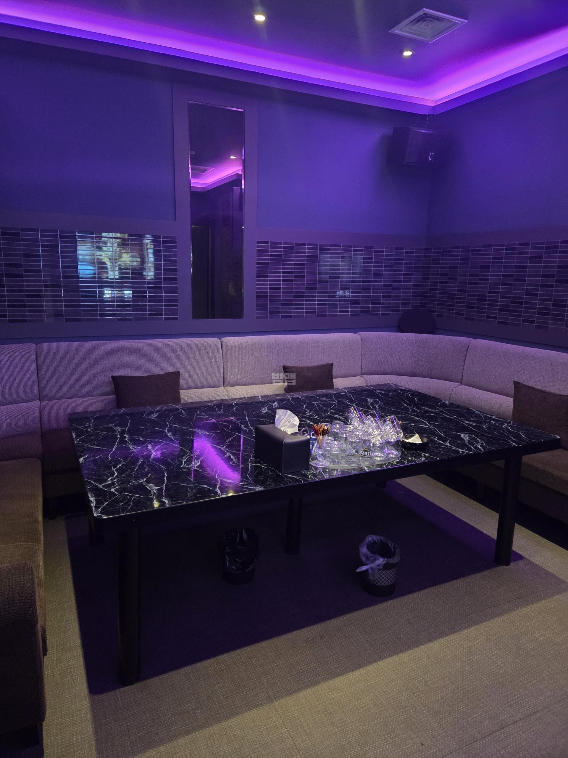 충남 천안 불당동 시크릿노래클럽 깨끗한 내부 및 시설 전경 (2)