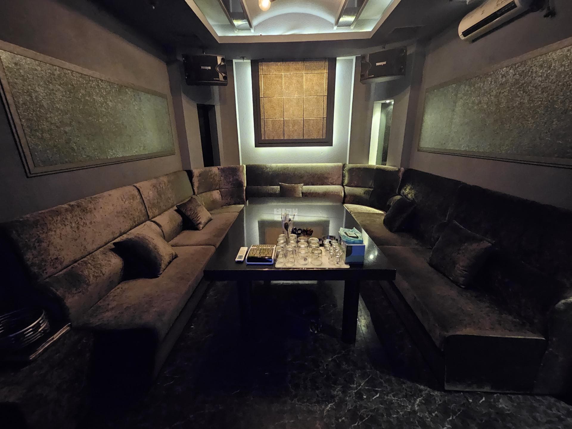 인천 계양 계산동 왕코고정노래타운 셔츠&노래 깨끗한 내부 및 시설 전경 (1)