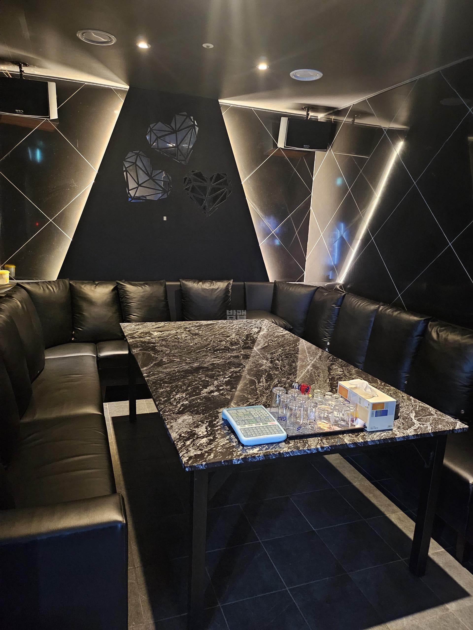 경기 평택  바니노래클럽 깨끗한 내부 및 시설 전경 (1)