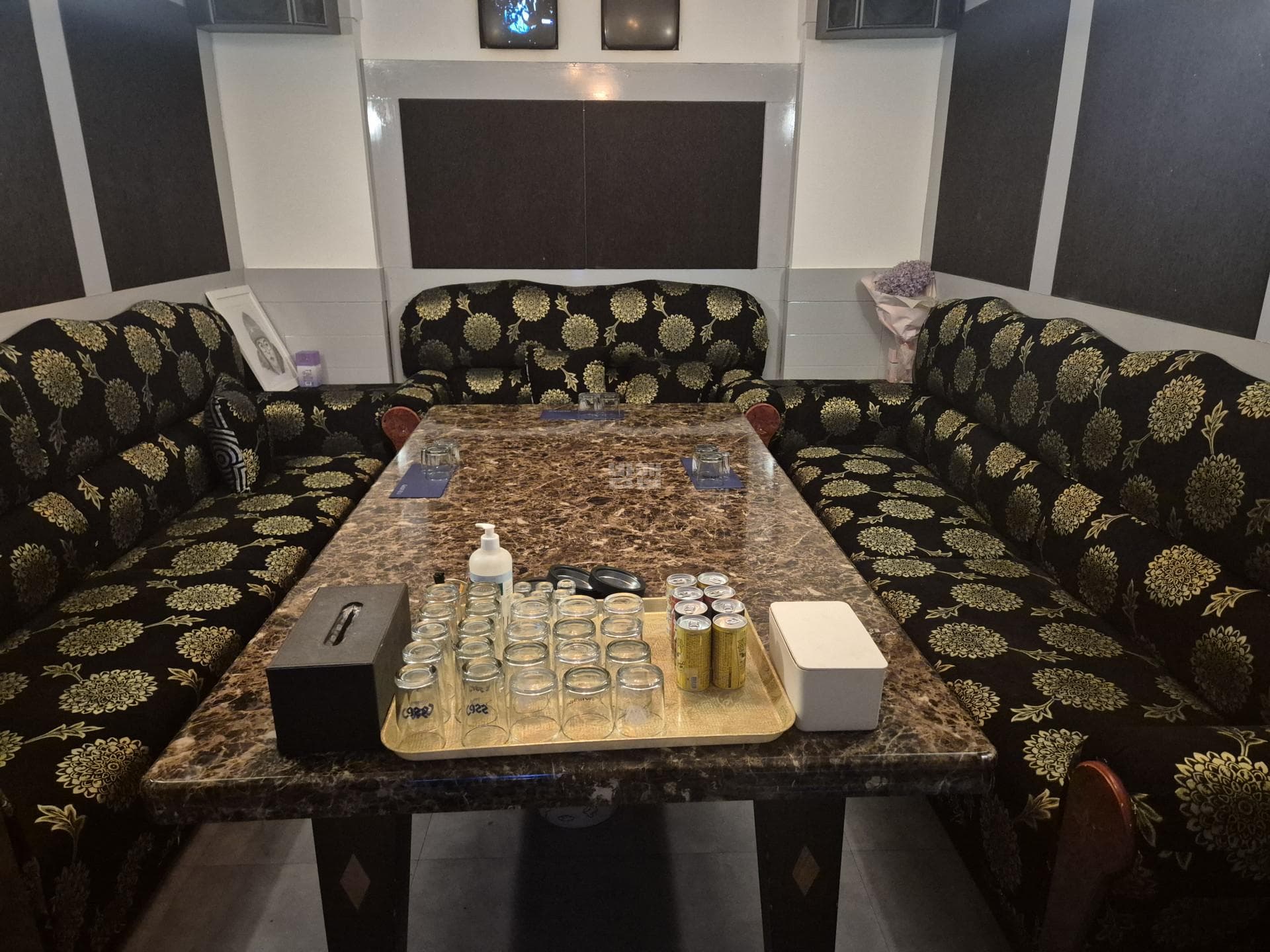 경남 창원 상남동 슈가술마시는노래방 깨끗한 내부 및 시설 전경 (1)