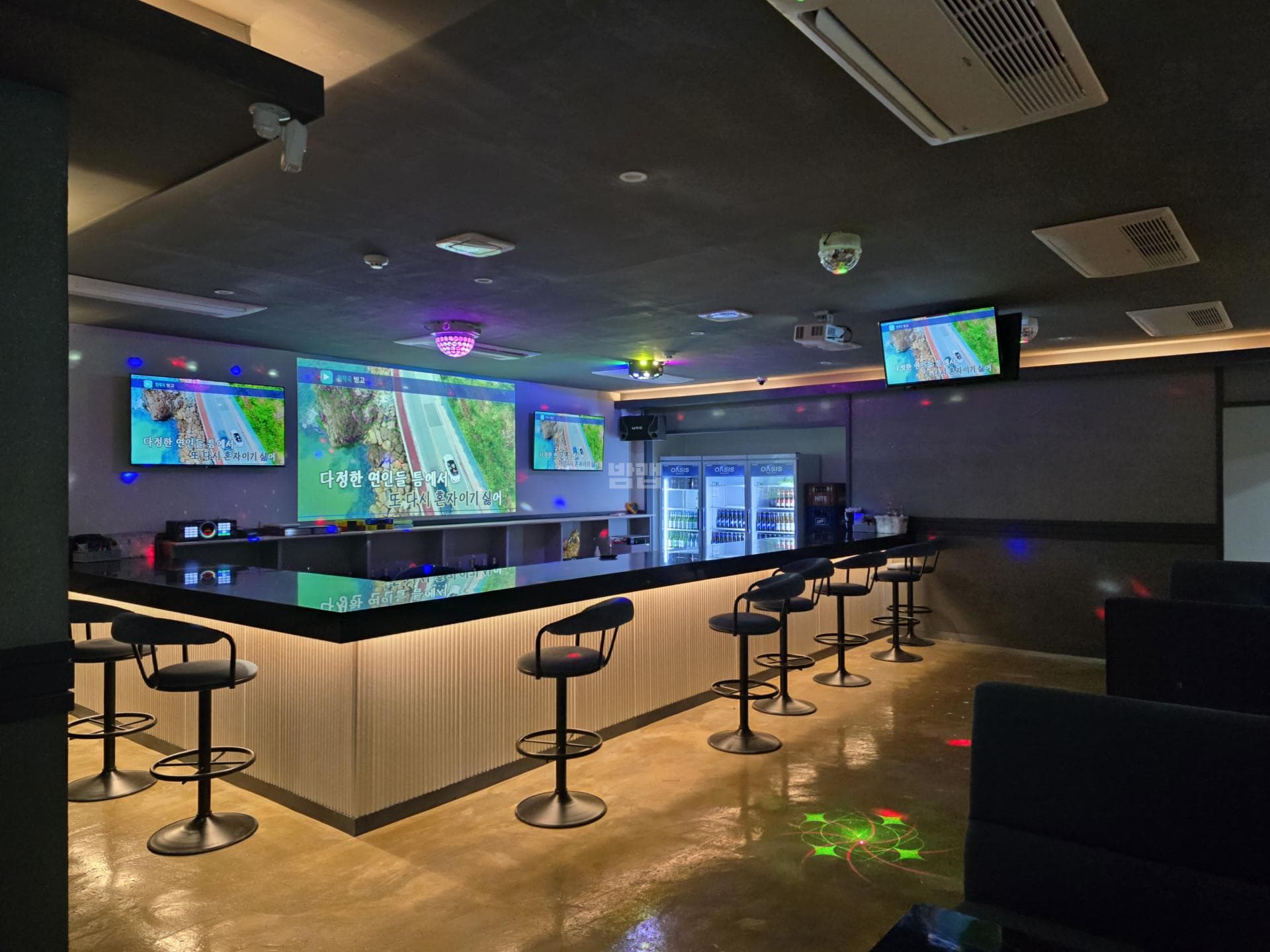 경남 김해 부원동 동경가라오케 깨끗한 내부 및 시설 전경 (2)