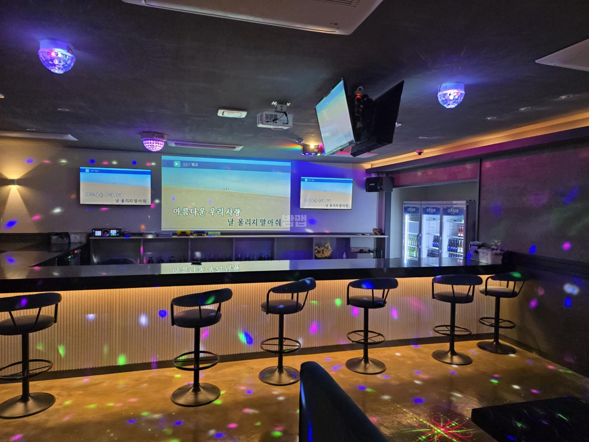 경남 김해 부원동 동경가라오케 깨끗한 내부 및 시설 전경 (3)