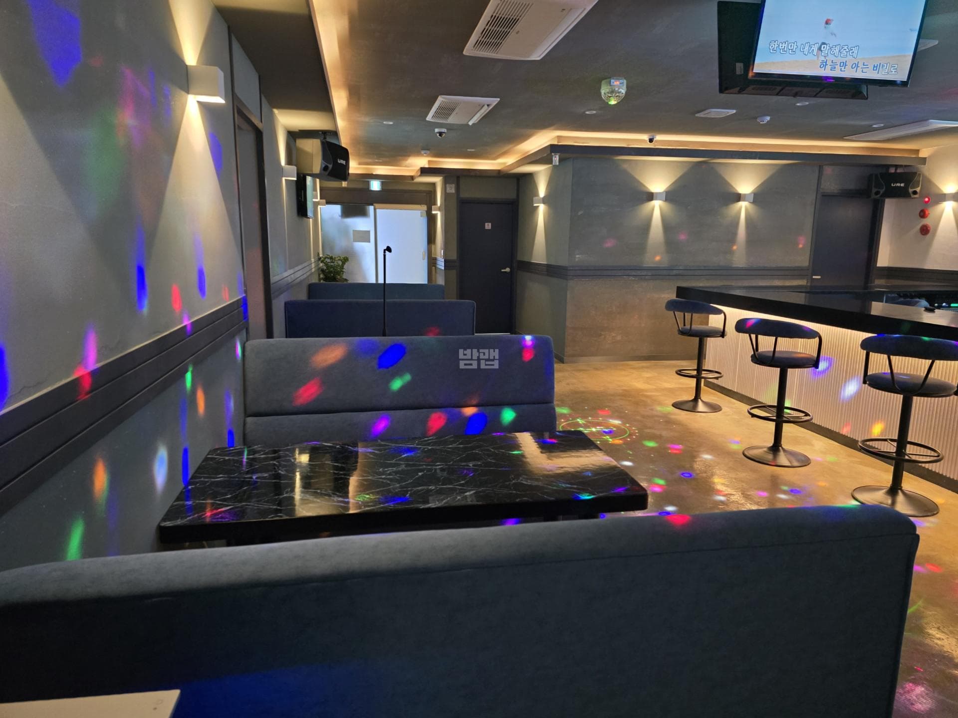 경남 김해 부원동 동경가라오케 깨끗한 내부 및 시설 전경 (8)
