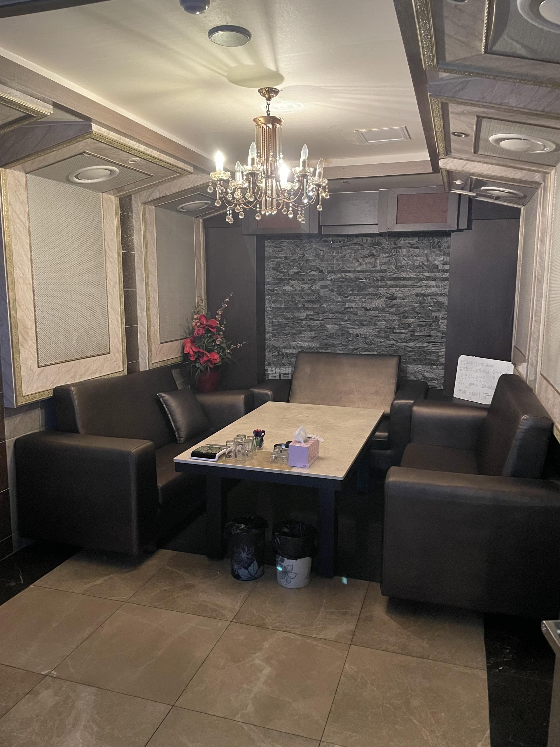 경기 화성 반송동 베트남노래빠3 깨끗한 내부 및 시설 전경 (1)