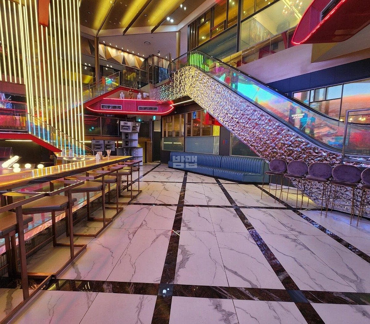 서울 강남 논현동 디저트 깨끗한 내부 및 시설 전경 (1)