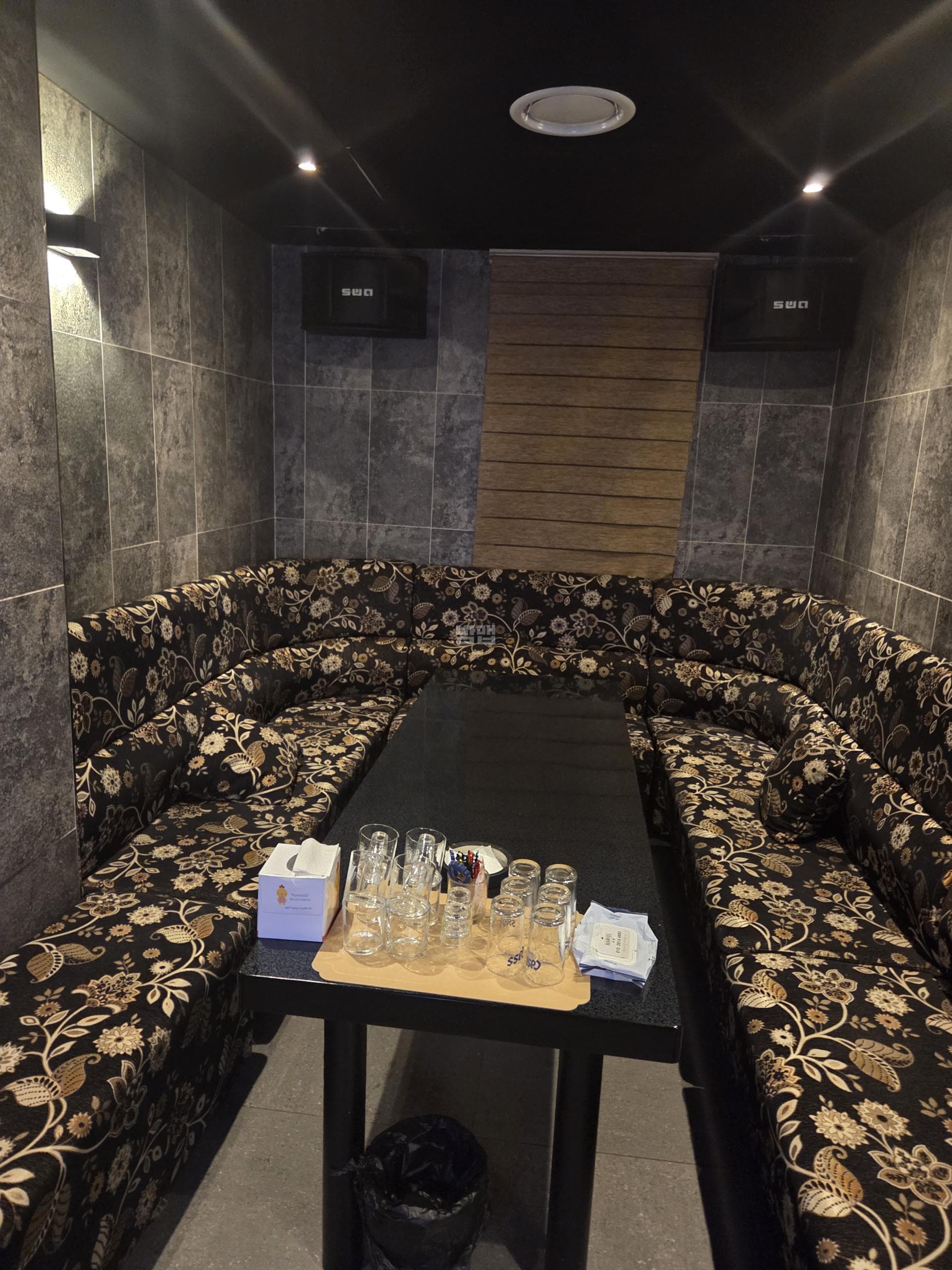 인천 미추홀 주안동 비타민 노래짱 깨끗한 내부 및 시설 전경 (2)