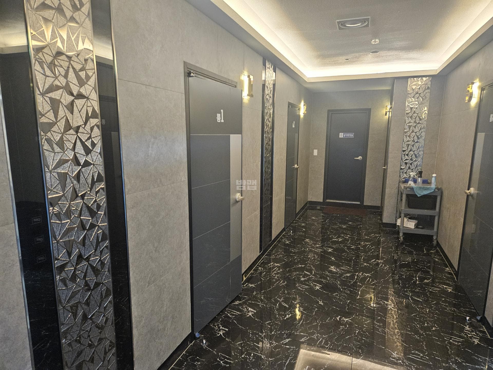 인천 서구 원당동 티파니노래클럽 깨끗한 내부 및 시설 전경 (1)